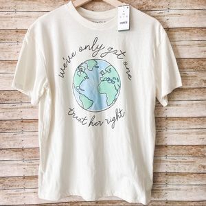 New Fifth Sun Cream Ivory Mother Earth Tshirt Med